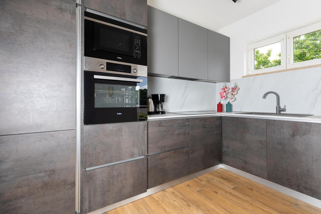 Apartment Dolly Completely Renovated 2023 Rovinj Exteriör bild