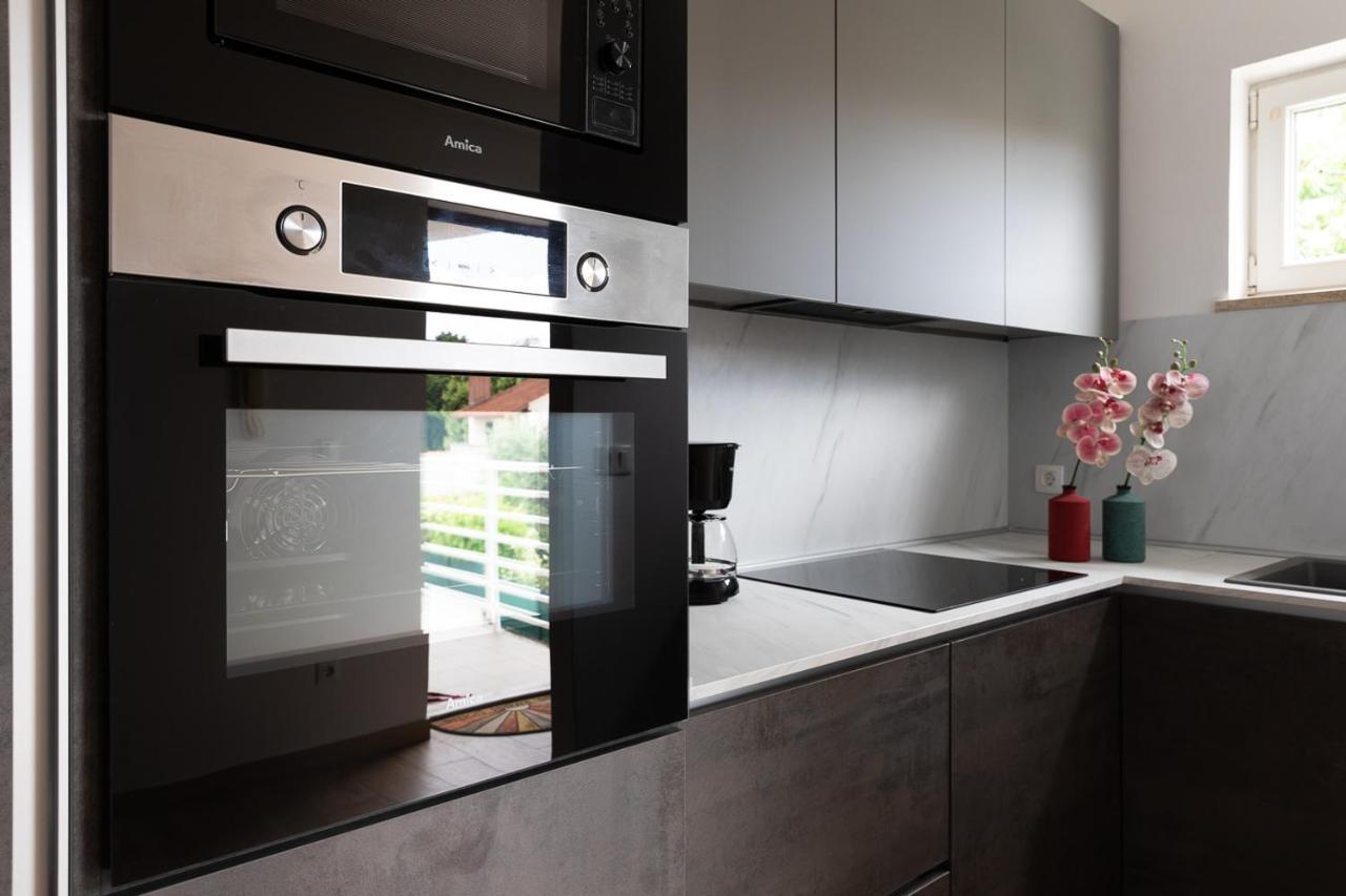 Apartment Dolly Completely Renovated 2023 Rovinj Exteriör bild